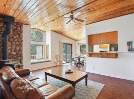 Palisades Point Prime location, Hotel in Truckee