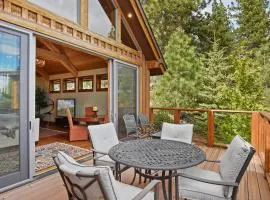 Luxury Mountain Chalet Deck w BBQ & Lake Views