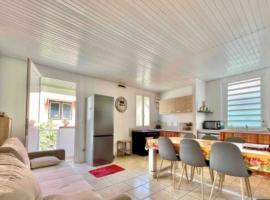Petite maison de village, hotel v destinaci Saint-Pierre