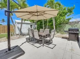 Steps to Englewood Beach Home with Outdoor Oasis!