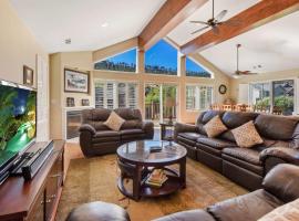 Mule Meadows - Classy Split level South Tahoe home, hotel v destinaci South Lake Tahoe