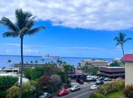 Kona Mansions - Ocean Views & Amenities