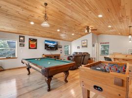 Tahoe Frost - Air conditioned 4 bedroom Tahoe home, hotel in South Lake Tahoe