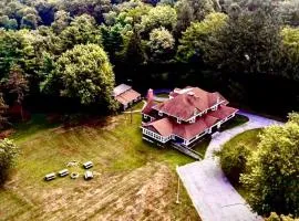 Historic Mansion with Summit View