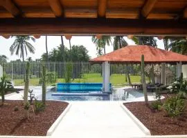 Luxury Pool and Greenview Villa Zeco