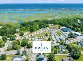 Large Family Retreat Near Beach Private Decks