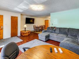 Steps to Chena River - Condo Near Hiking and Tours!, condominio en Fairbanks