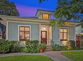 Downtown Villa by Paradise Retreats