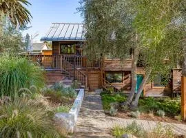 Ocean View by Paradise Retreats