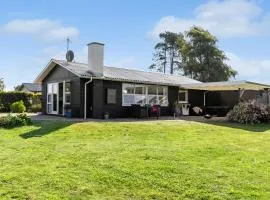 2 Bedroom Amazing Home In Bogense