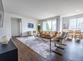 3BR Marina del Rey Condo with Pool, Hot Tub & Parking - 15 Min to LAX