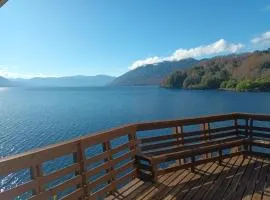 Cabaña Celeste - Acceso directo a playa lago Caburgua y cancha de tenis - direct access Beach in Caburgua Lake and tenis court