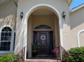 Casa Escondida, villa en San Antonio