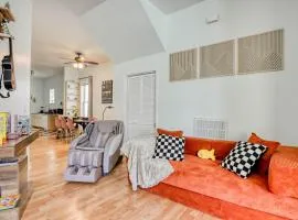 Projector - 5 mins to DT - 4 King Beds - Massage Chair