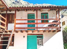 Casita en Ollantaytambo con vista a las montañas, villa in Ollantaytambo