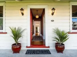 Creed Cottage - Whitianga Heritage Retreat