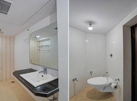Collection O Hotel Royal Regency, ξενοδοχείο σε Ghaziabad