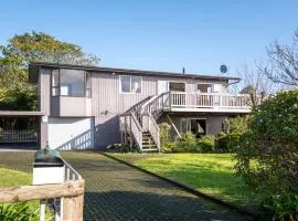 Serenity Lakehouse - Rotorua Holiday Home