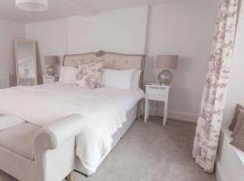 The Crown Inn, hotel v destinaci Towcester