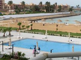 شاليه خاص بمنتجع اسكاندك ريزورت, hotel con pileta en `Ezbet B&ucirc;gti