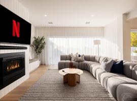 Luxury Pool Sauna Spa Tennis Court, hotel di Mount Martha