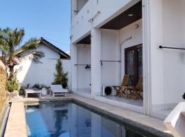 Spear Villa, hotel near Lombok International Airport - LOP, Bumbang