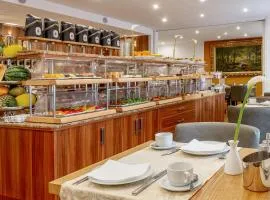 TIPTOP Hotel Burgschmiet Garni