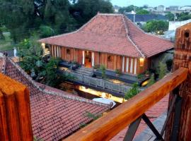 Omah Sinten Heritage Hotel & Resto, hotell nära Ngarsopuro Market, Surakarta