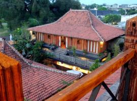 Omah Sinten Heritage Hotel & Resto, hotel near Ngarsopuro Market, Solo