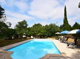 Gîte La Chênaie, maison ancienne pour 13 personnes- Clévacances 3 clés