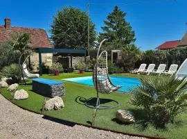 Gîte La Belle Aventure avec piscine et jacuzzi