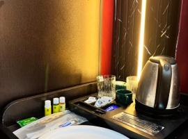 Red cottage Stay, hotel in Lucknow