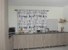 Pet-Friendly, Close to Airports, Golf & Schools
