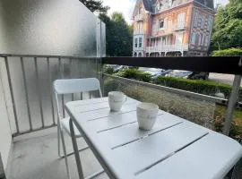 Anabel - résidence calme et protégée , appart avec balcon, proche du centre ville et de la plage