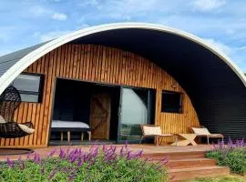 La Vita Romantic Getaway Cabin