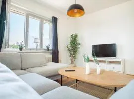 Chic 1BR City center Sleeps 4 Brämaregården