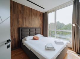 Quiet 1BR Retreat 2min to Transit and Shops, hotel v destinaci Chişinău