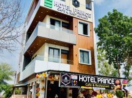 Hotel Prince Cafe & Restaurant, hotel v destinaci Shāhpura