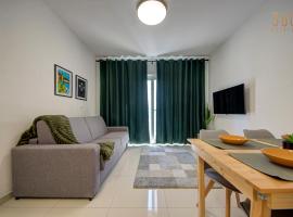 Beautiful, Central Gzira suites with Wifi & AC by 360 Estates, отель в Гзире