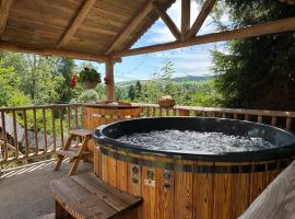 u Lucyny w Białce Tatrzańskiej- jacuzzi i sauna w ogrodzie, skibus pod domem, rumah kotej di Białka Tatrzanska