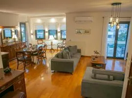 ISLAND Time Deluxe Apartment Downtown 3 floors