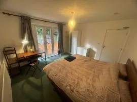 XL Double Room - King Size Bed near Gatwick Airport
