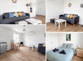 Pépites rares en bord d'Allier, découvrez trois T1 rénovés, proches Vichy et Saint-Yorre, transports, thermes et toutes commodités, hotel in Abrest