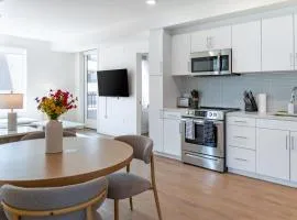 Luxury 2 Bedroom 2 Bathroom Residence With Fitness and Outdoor Pool