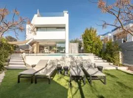 Modern Oasis: 4 Bedroom Villa in Ibiza City, 1263