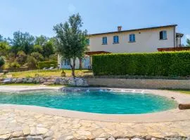 Villa CàBrandano delle colline Marchigiane con Biopiscina