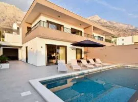 3 Bedroom Awesome Home In Makarska