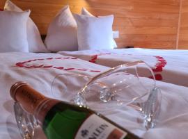 Kosmajski vajati Petra, hotel com piscina em Nemenikuće