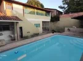Casa no centro de Araruama com piscina
