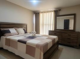 2 Bed-Sleeps 5-Private Garden-Free Parking، فندق في بورتمور